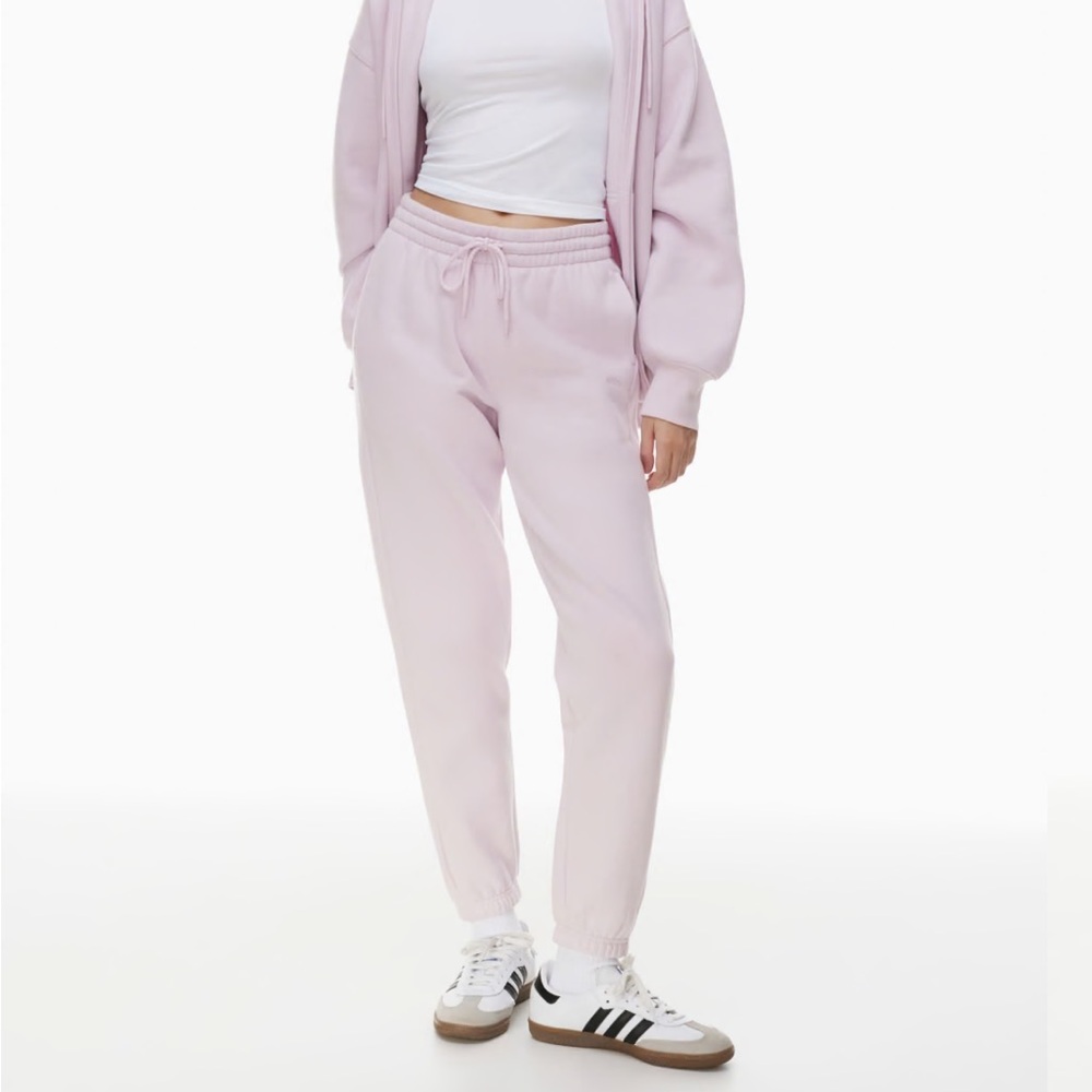 NWT Aritzia Cozy Fleece Boyfriend Sweatpants